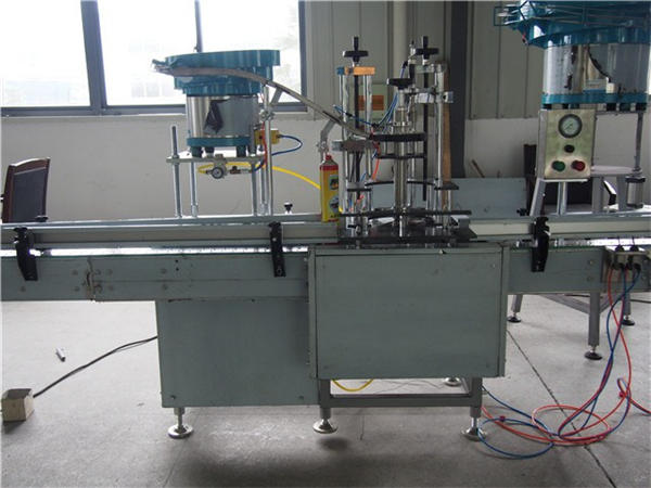 24 Huvuden Flaska toalettvattenpåfyllningsmaskin